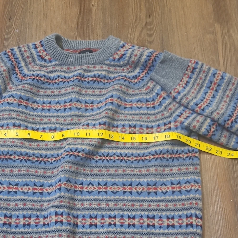 J. Crew Gray and Blue Patterned Crewneck Sweater used‎ good conditio zise L.